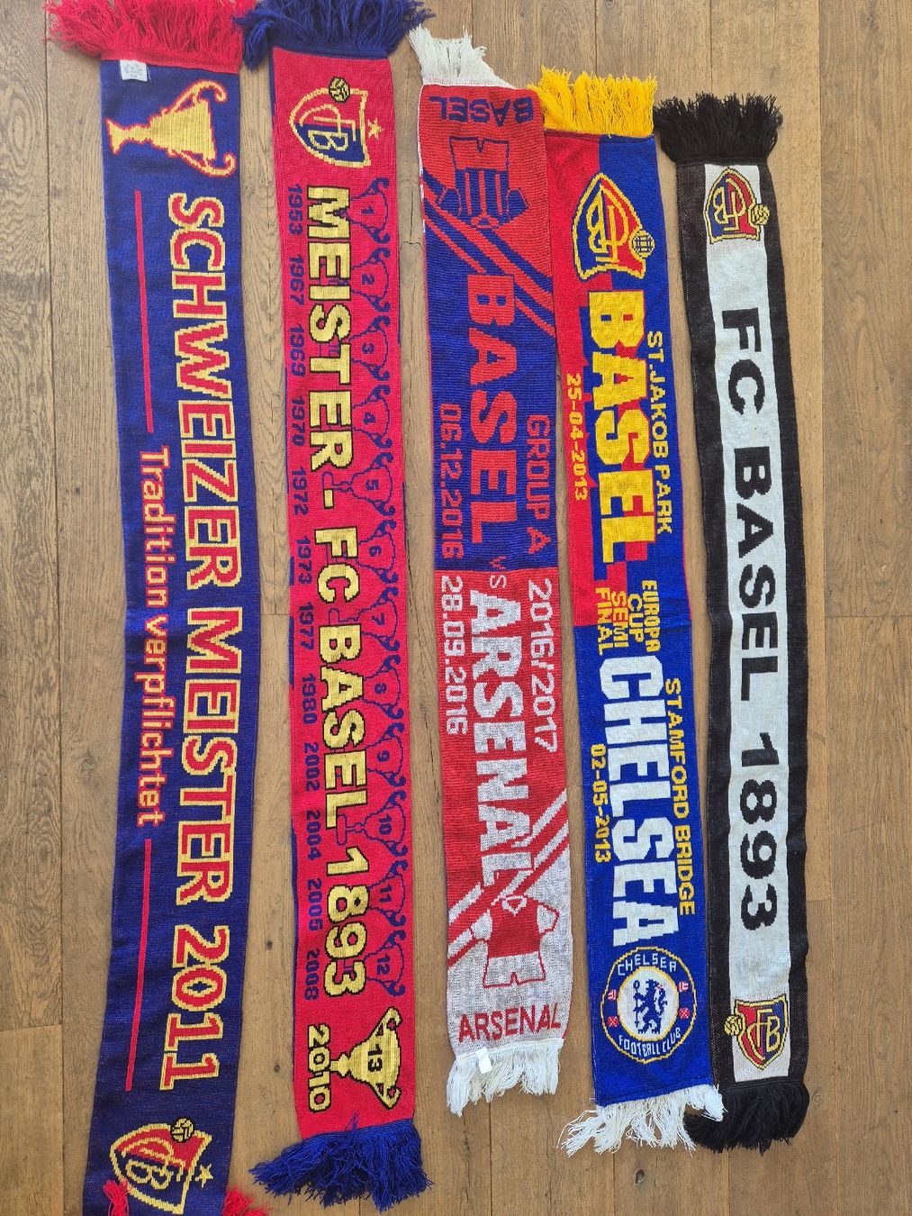 FC Basel Foulards, Tücher & Schals: FC Basel Fanschal Kollektion  – Gebraucht aus Hauenstein von Zacherl
