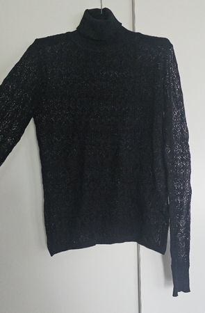 Schwarzer Rollkragenpullover Gr. M, feine Strickarbeit