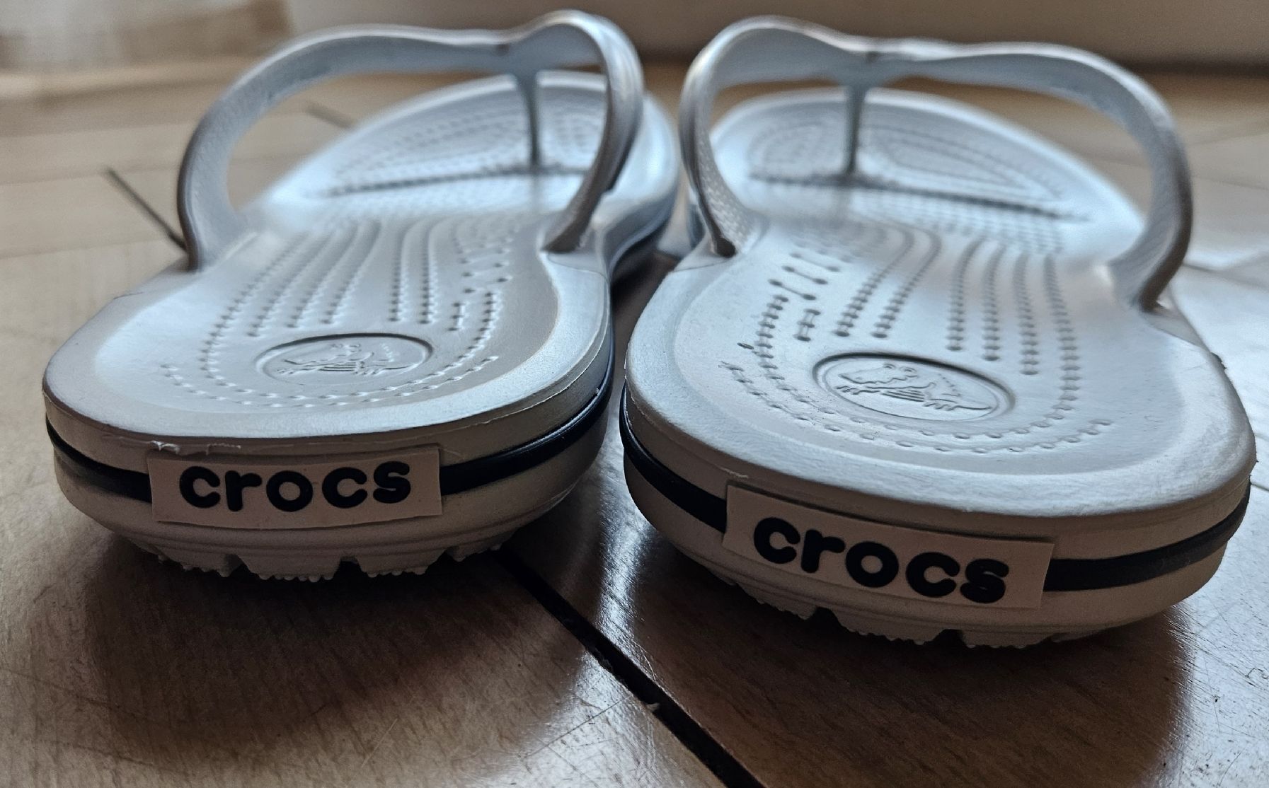 Crocs Chaussures hommes: Crocs W8 hellgrau NEU – Neuf avec emballage d'origine à Winterthur par Tamada 4