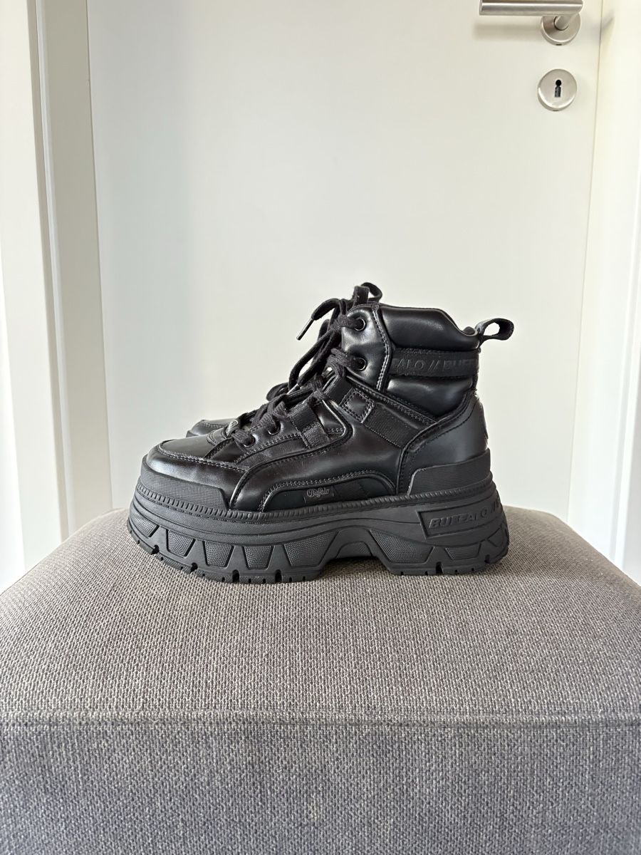 Buffalo Scarpe da donna: Scarpe Buffalo nere – Usato da Camignolo venduto da noe_g9ln