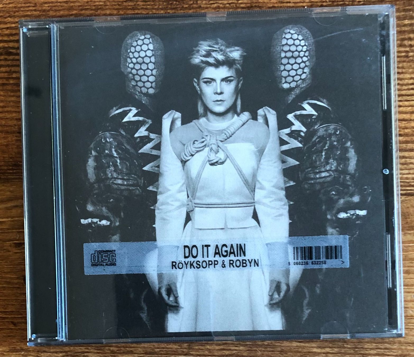 CDs: Röyksopp & Robyn – Do It Again CD, Synth-Pop, Techno – Gebraucht aus Luzern von Schlafenicht00