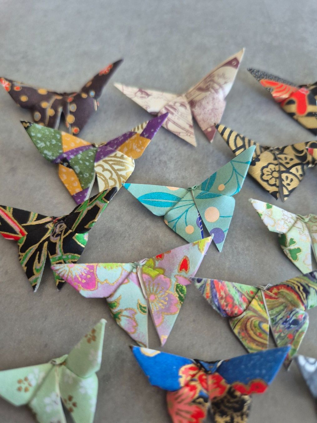 Alle Dekorationen: 30 kleine Origami Schmetterlinge  - versch. Grössen – Neu und originalverpackt aus Zürich von brifo64 4