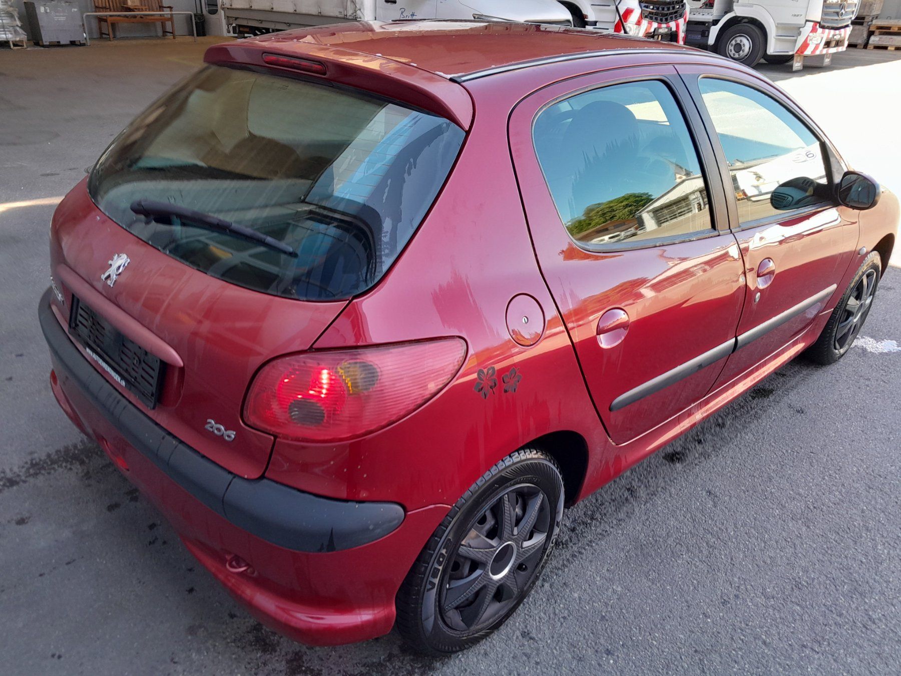 Peugeot Automobili: Peugeot 206 1.4 8v JG. 2004 – Difettoso da Ebnat-Kappel venduto da MAZUKITURB0 2