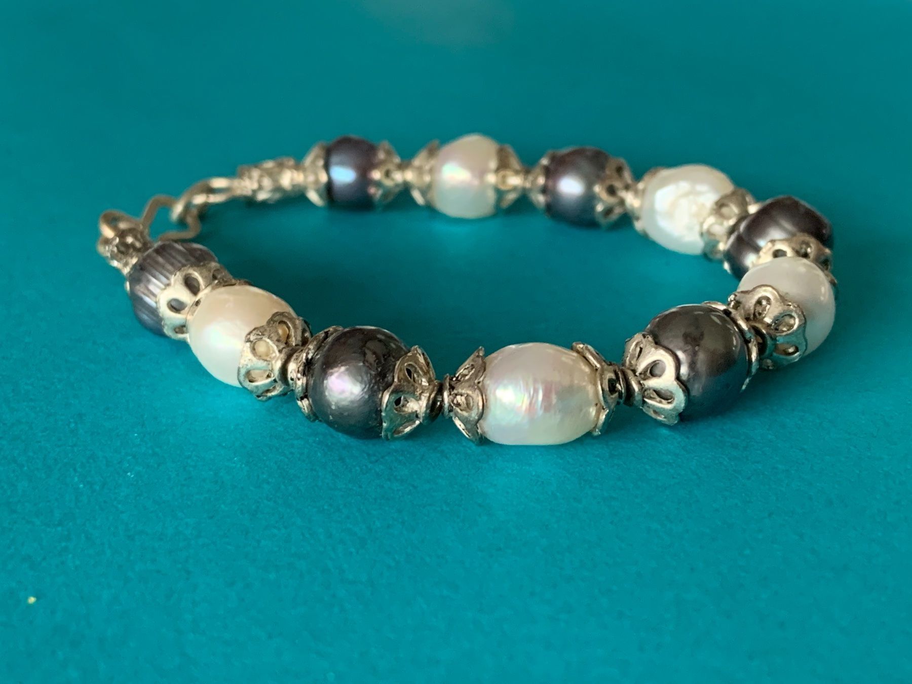 Bracelets: Armband silber echte perle schwarz/weiss – D'occasion à Dittingen par Bellevista 3