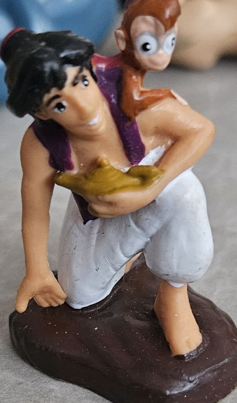 Disney Statuette: Aladdin Figur mit Affe & Wunderlampe - Sammlerstück – Usato da Schlieren venduto da Disneylover