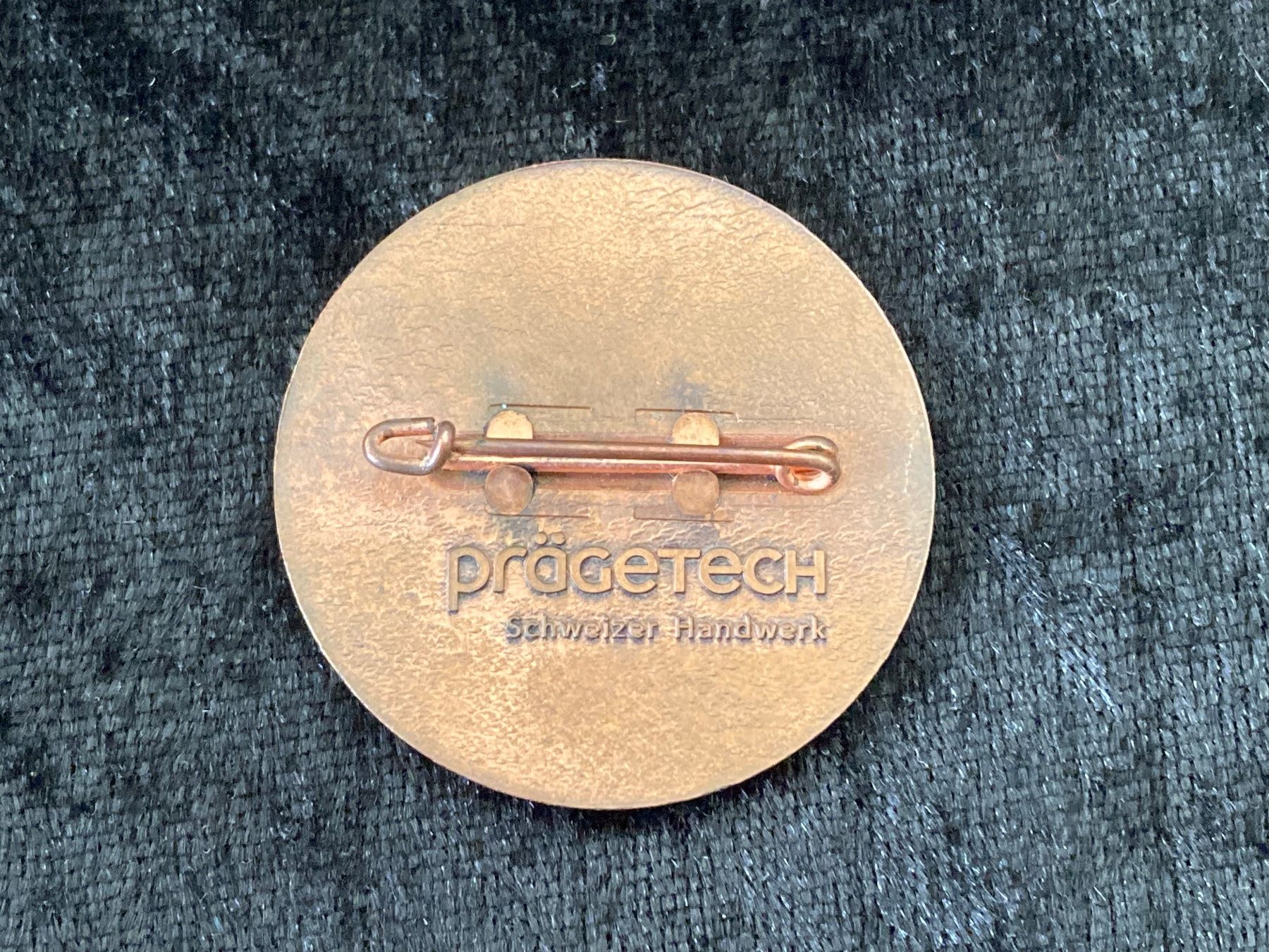 Plaketten & Abzeichen: Basler Solidaritätsplakette – Gebraucht aus Riehen von freestyle_buttons 1