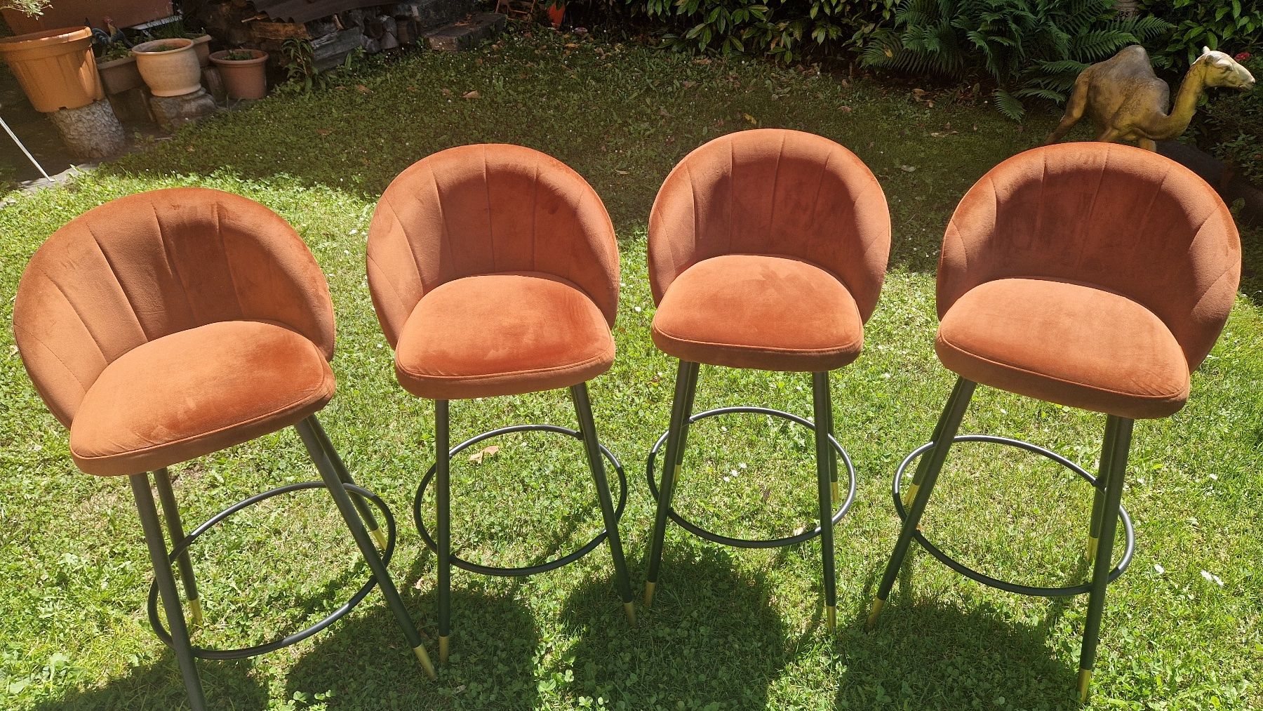 Sgabelli: 4 Barhocker / Design Hocker / Top Zustand" Vente-unique" – Nuovo (secondo la descrizione) da Viganello venduto da cho16
