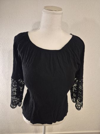 Verspielte Bluse, schwarz, Grösse M, neuwertig