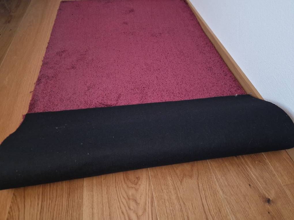 Tapis: Teppich weinrot  – D'occasion à Surrein par deb_sjh6 1