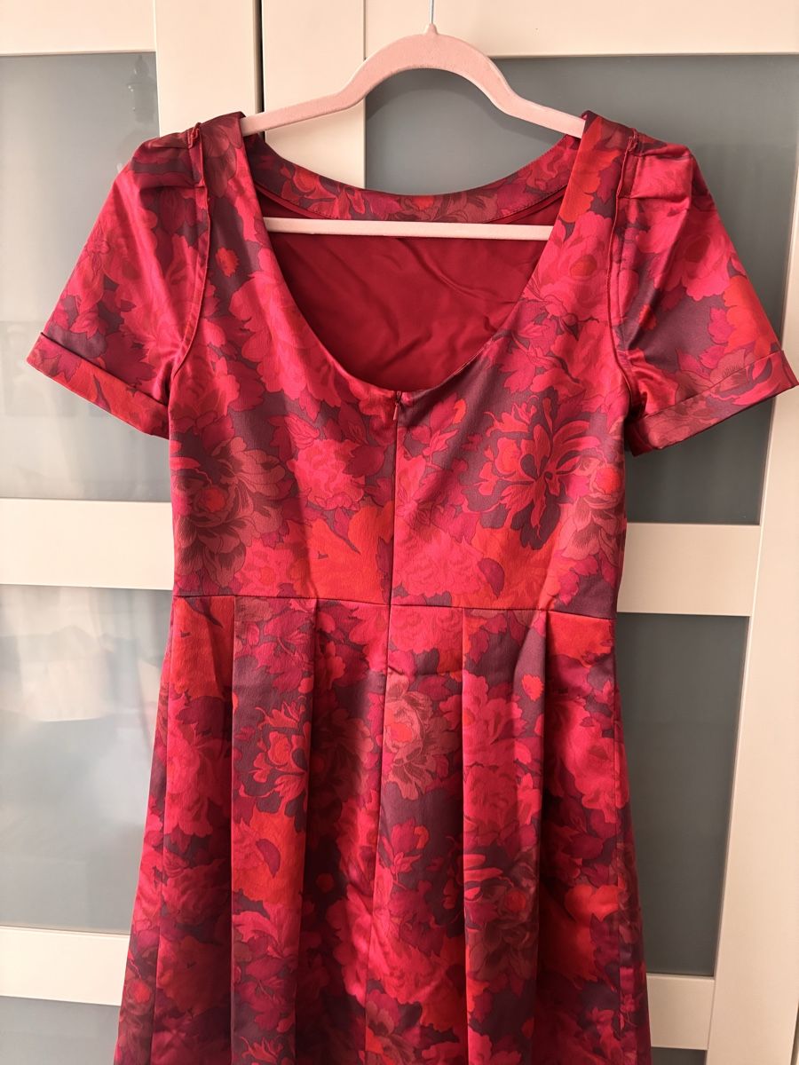 Vestiti: Floral Dress – Usato da Männedorf venduto da any_zdm5 1