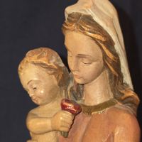 Holzfigur Madonna mit Kind, handgeschnitzt, 25 cm hoch