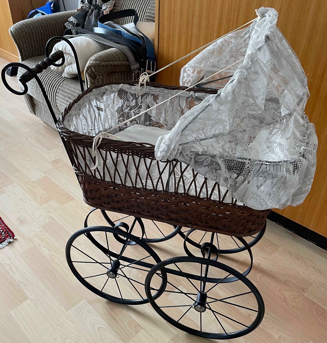 Carrozzine per bambole: Deko Antik-Puppenwagen – Usato da Steinmaur venduto da bikermac