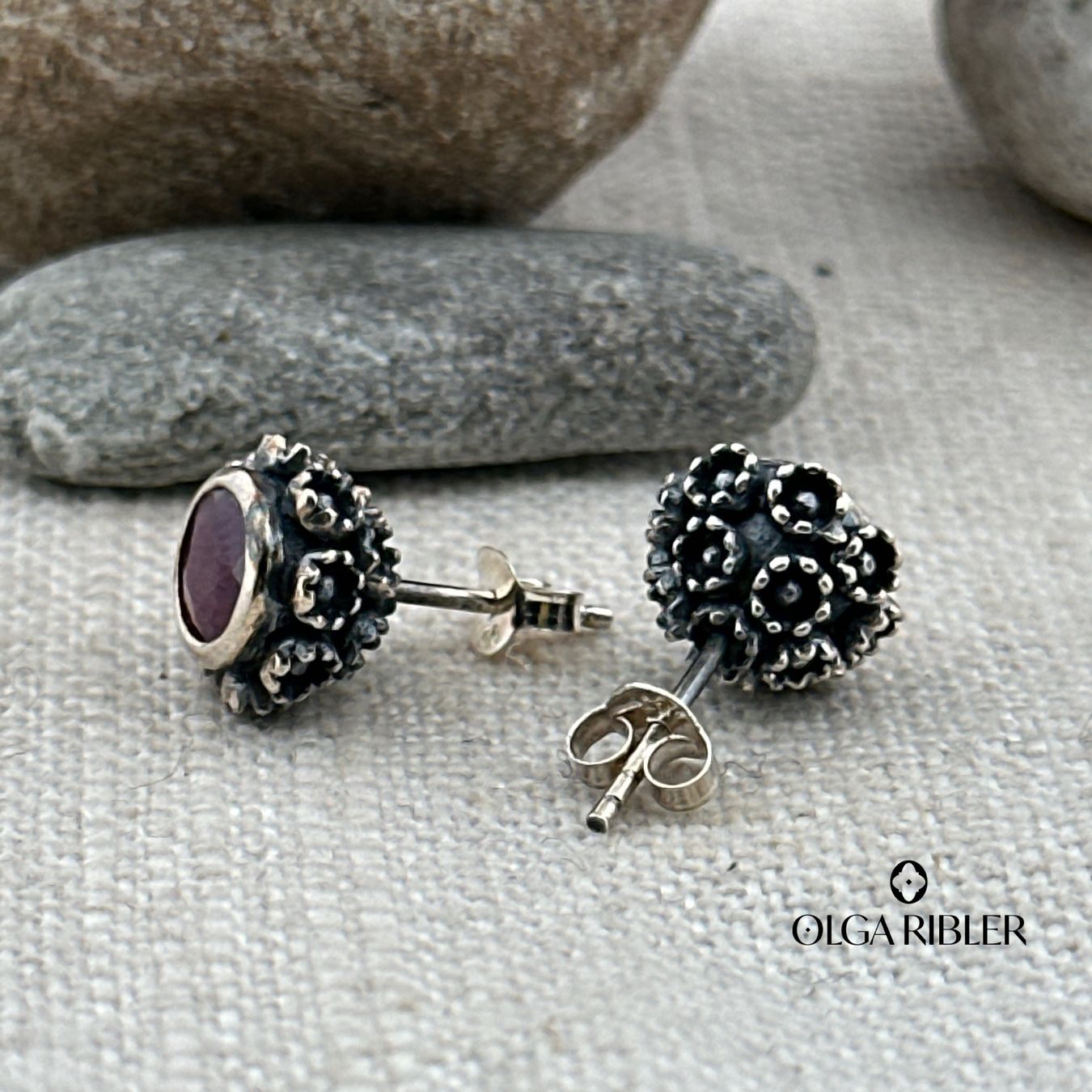Olga Ribler Boucles d'oreille: Silber Ohrstecker mit Granat – Neuf (Voir description) à Luzern par MonikaS03 3