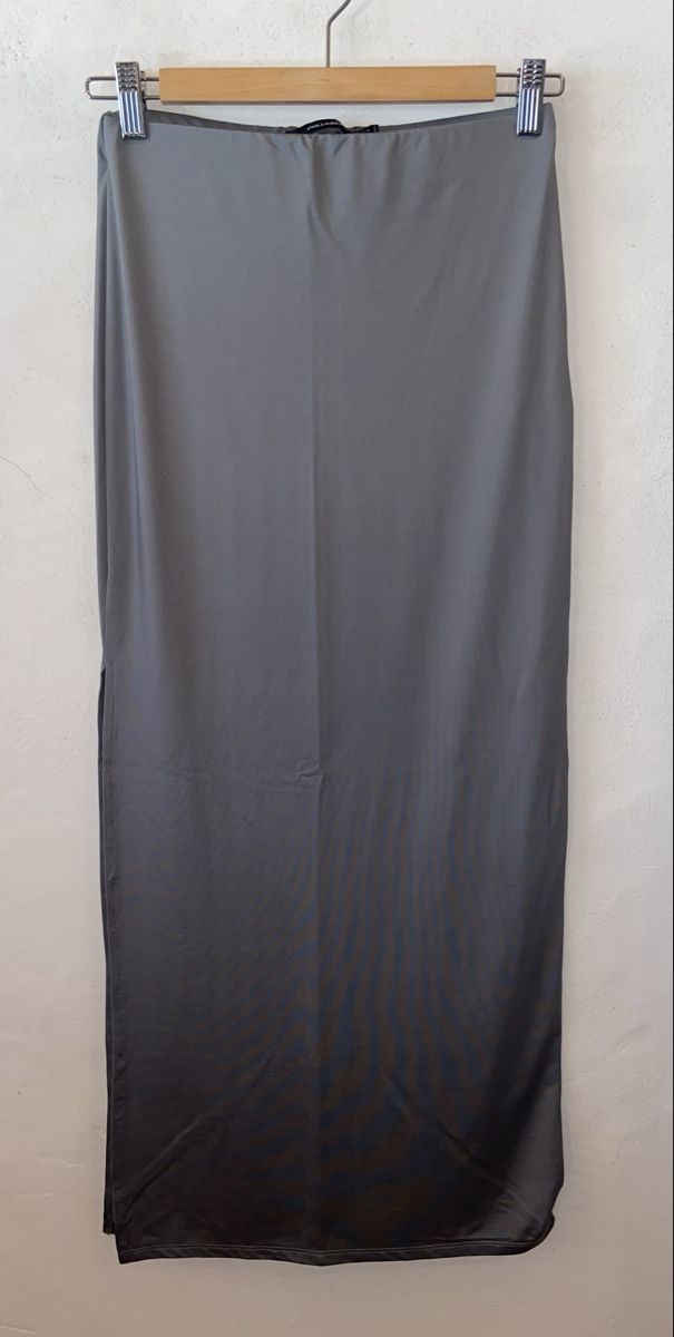 Pull&Bear Gonne: Jupe Pull&Bear grise taille S bon état – Nuovo (secondo la descrizione) da Romainmôtier venduto da jea_n99k
