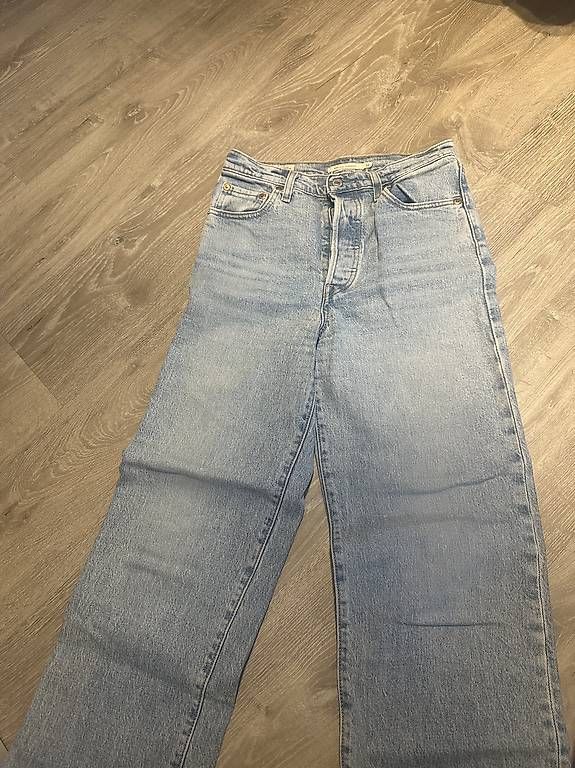Jeans: LEVIS Jeans – Usato da Spreitenbach venduto da Sabrina.dc 1