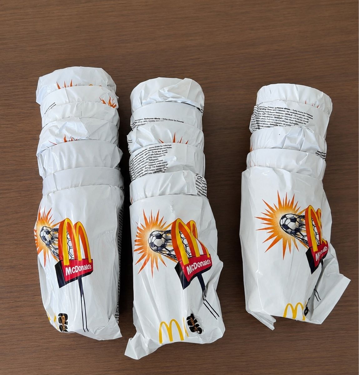 Contenitori & Simili: McDonald's FIFA World Cup 12 Becher Neu – Nuovo e nell'imballaggio originale da Rüti ZH venduto da api_j25l 2