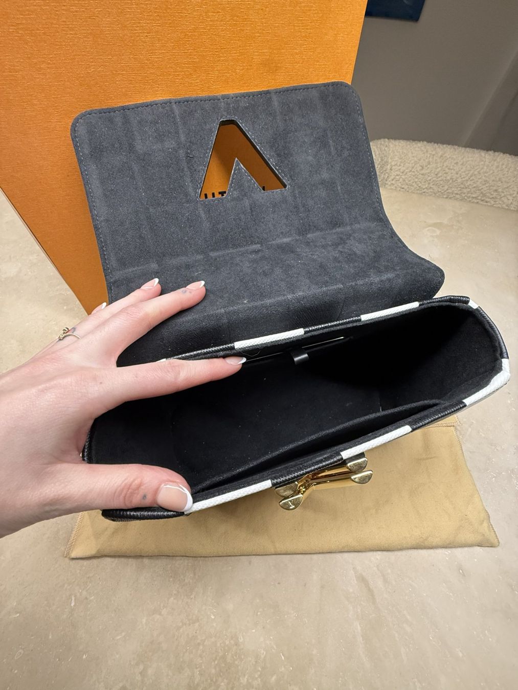 Louis Vuitton Borse da donna: Louis Vuitton Twist MM Epi Checkered – Nuovo (secondo la descrizione) da Oberburg venduto da Cheysirius 5