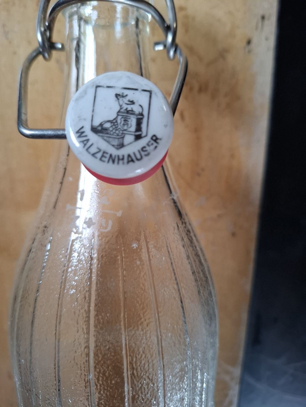 Bicchieri, Caraffe & Bottiglie: Walzenhauser Bügelflasche 1968 – Usato da Ebnat-Kappel venduto da MILKSHAKE01 1