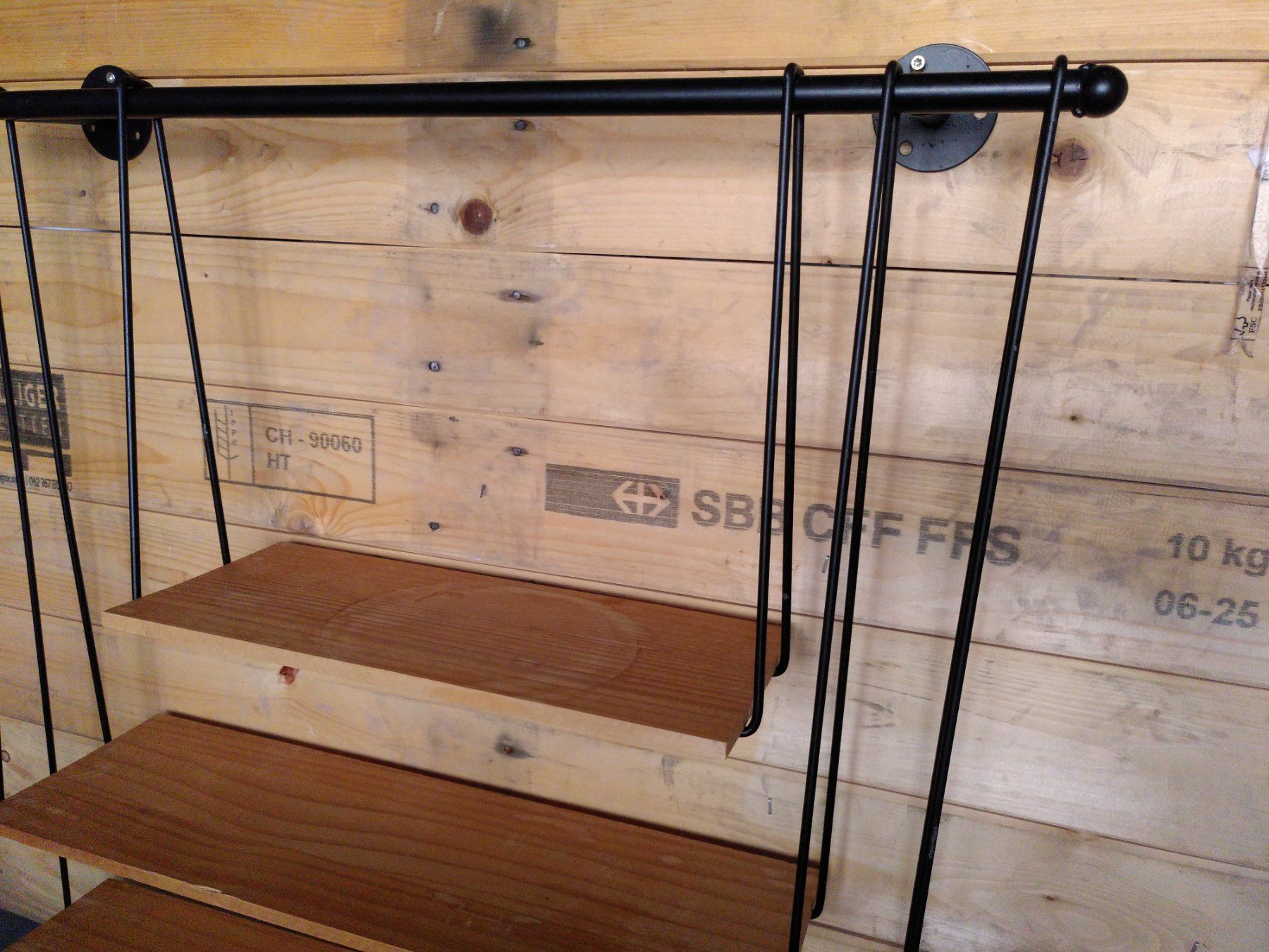 Étagères: Etagère suspendue string / idea string regal – D'occasion à Vuiteboeuf par broticaire 4