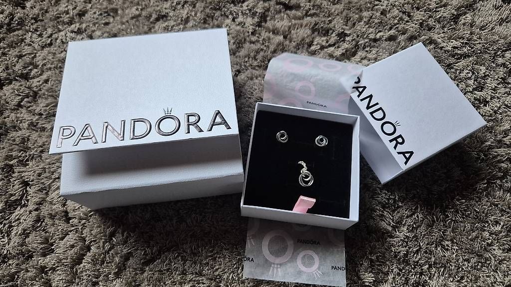 Pandora Sonstiger Schmuck: Pandora Schmuckset – Neu und originalverpackt aus Oberriet SG von maxie97