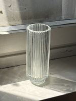 Glasvase geriffelt, transparent 