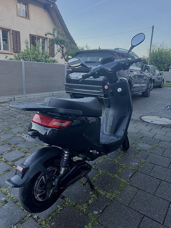 Scooters: Elektro Roller X1 – Gebraucht aus Kölliken von eme_8r9d 3