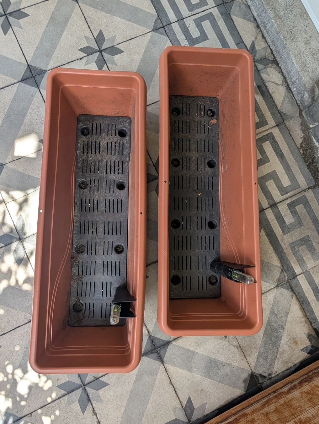 Vasi per fiori: 2er Set Blumentopf braun, 59x21cm, Plastik  – Usato da Zürich venduto da Hedkandi 3