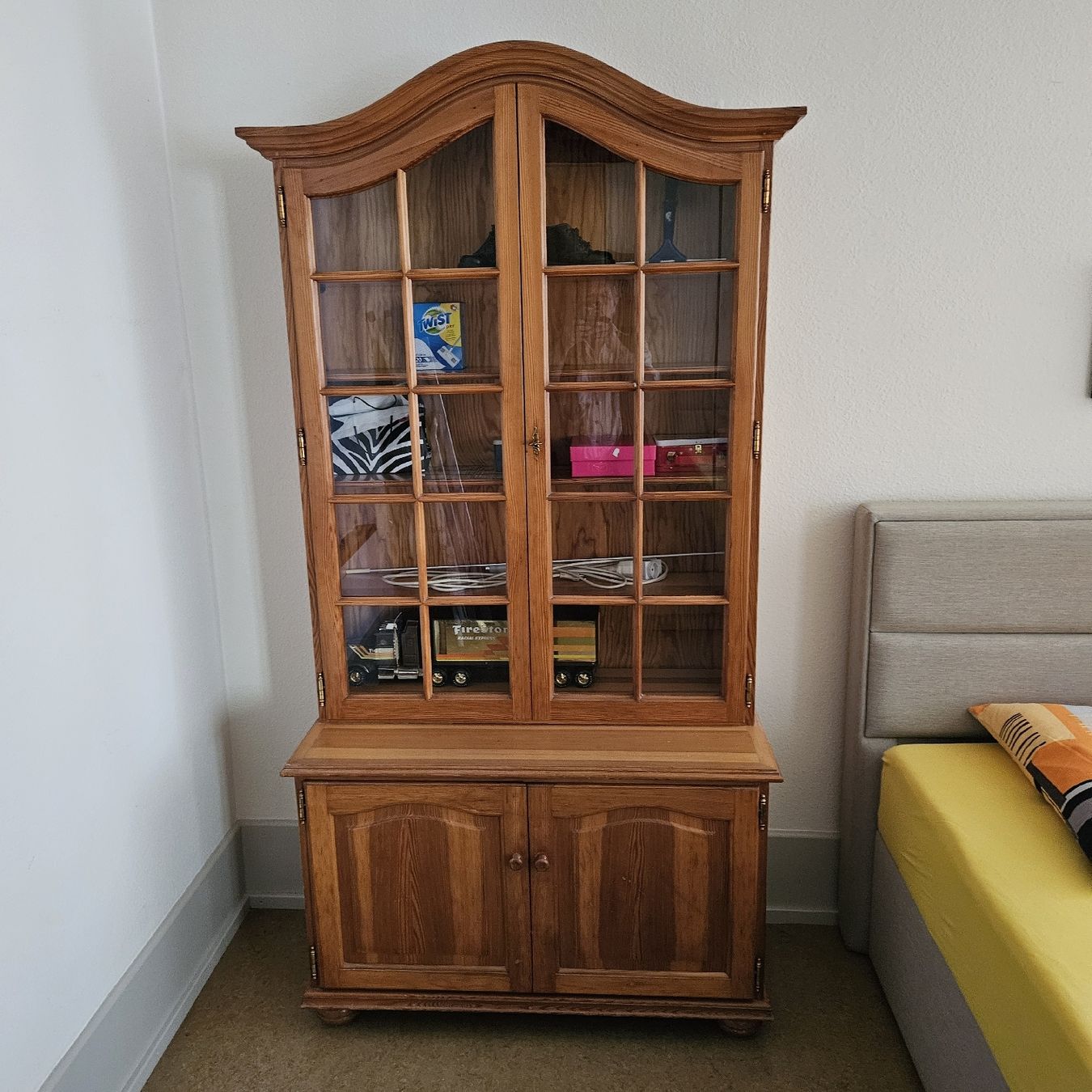 Armadi: Schrank mit Vitrine  – Usato da Thun venduto da Engel114