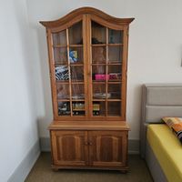 Schrank mit Vitrine 