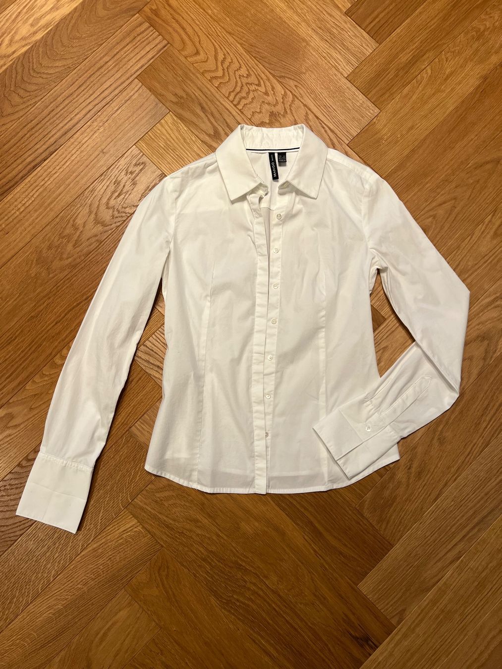 Mango Camicette: Weisse Bluse von Mango, Grösse XS – Usato da Uetikon am See venduto da phi_hn2k
