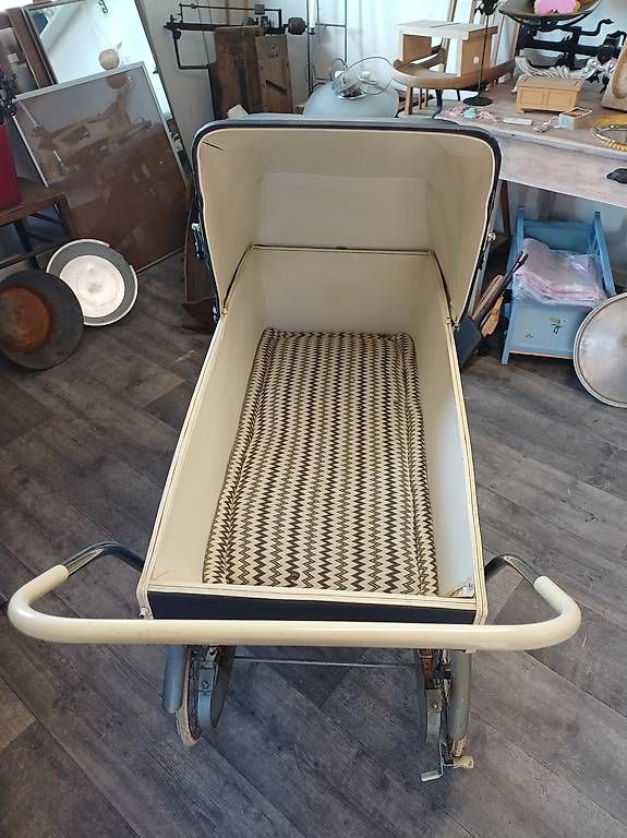 Carrozzine: Retro Kinderwagen blau – Usato da Bern venduto da laura1988 2