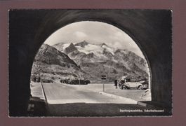 SUSTEN - Passhöhe - Scheiteltunnel - Auto