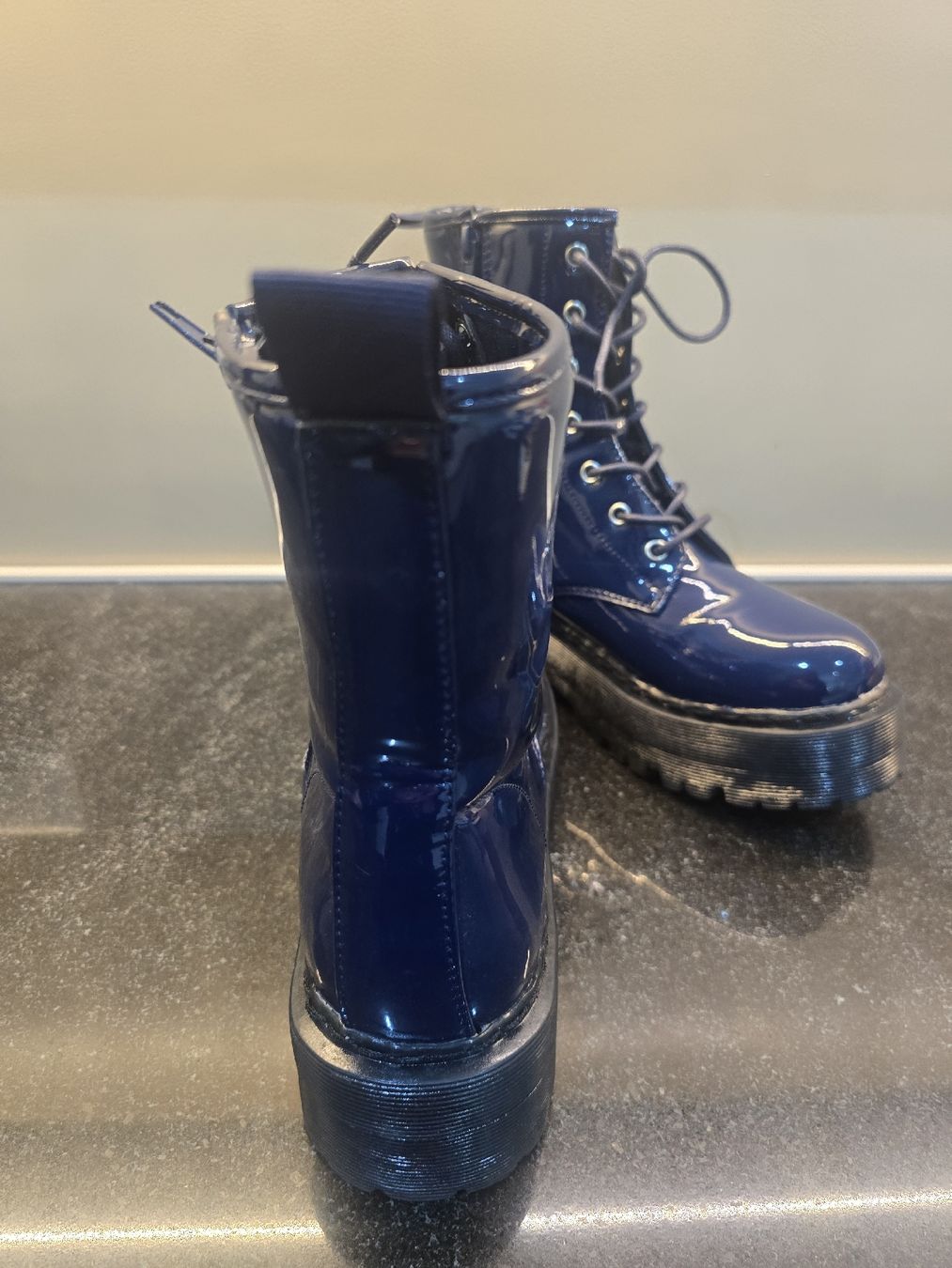 Scarpe da donna: Glamorous Boots Lack Navy - Grösse 37 – Usato da Hägglingen venduto da Raff_Ella 2