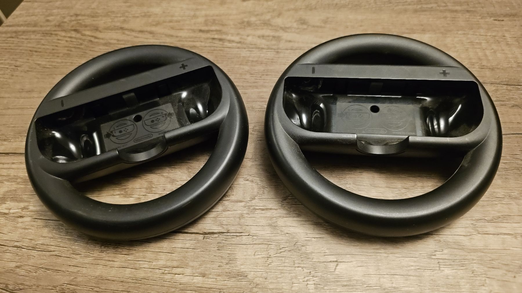 Nintendo Controller: Switch Lenkrad Controller - Top Zustand – Gebraucht aus Basel von Bimgbum