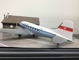 Classic Air Modellflugzeug DC-3 HB-ISB zu verkaufen 1:100
