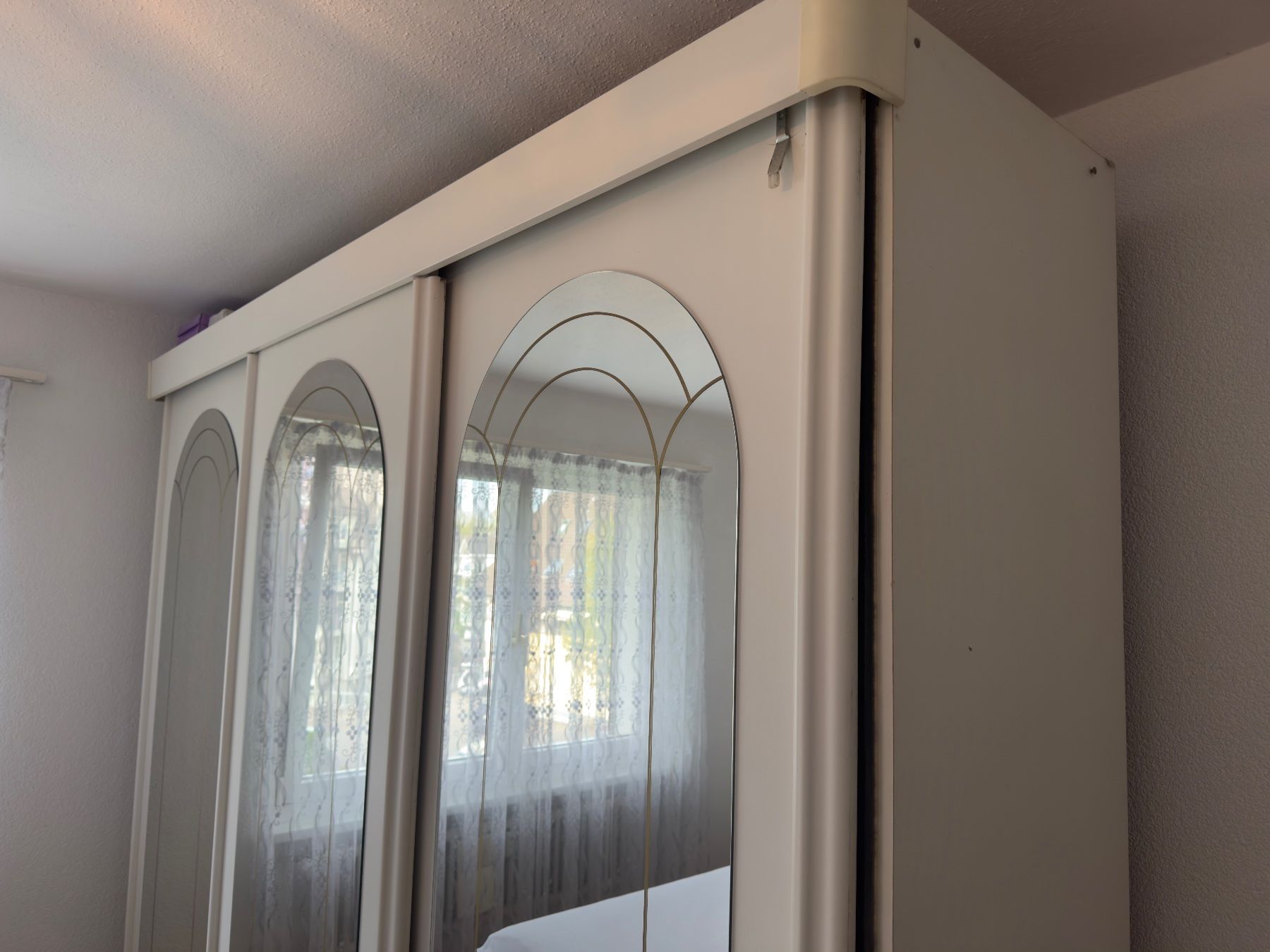 Schränke: Kleiderschrank mit Spiegel – Gebraucht aus Möhlin von H_4 1