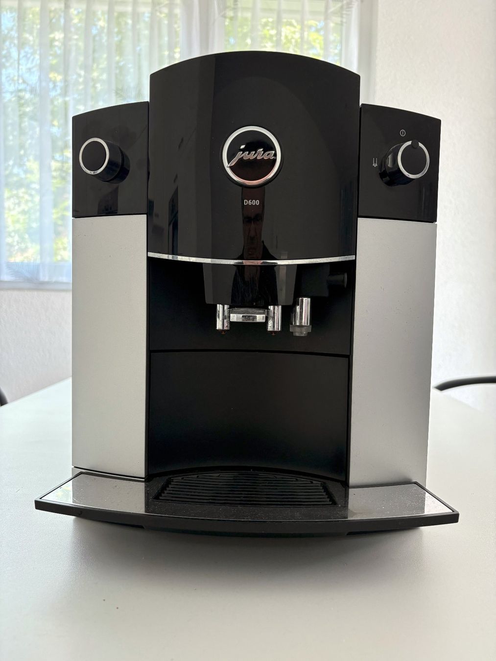 Jura Macchine per caffè & Macchine per espresso: JURA D600 Kaffeemaschine – Usato da Kaisten venduto da matt.leiser
