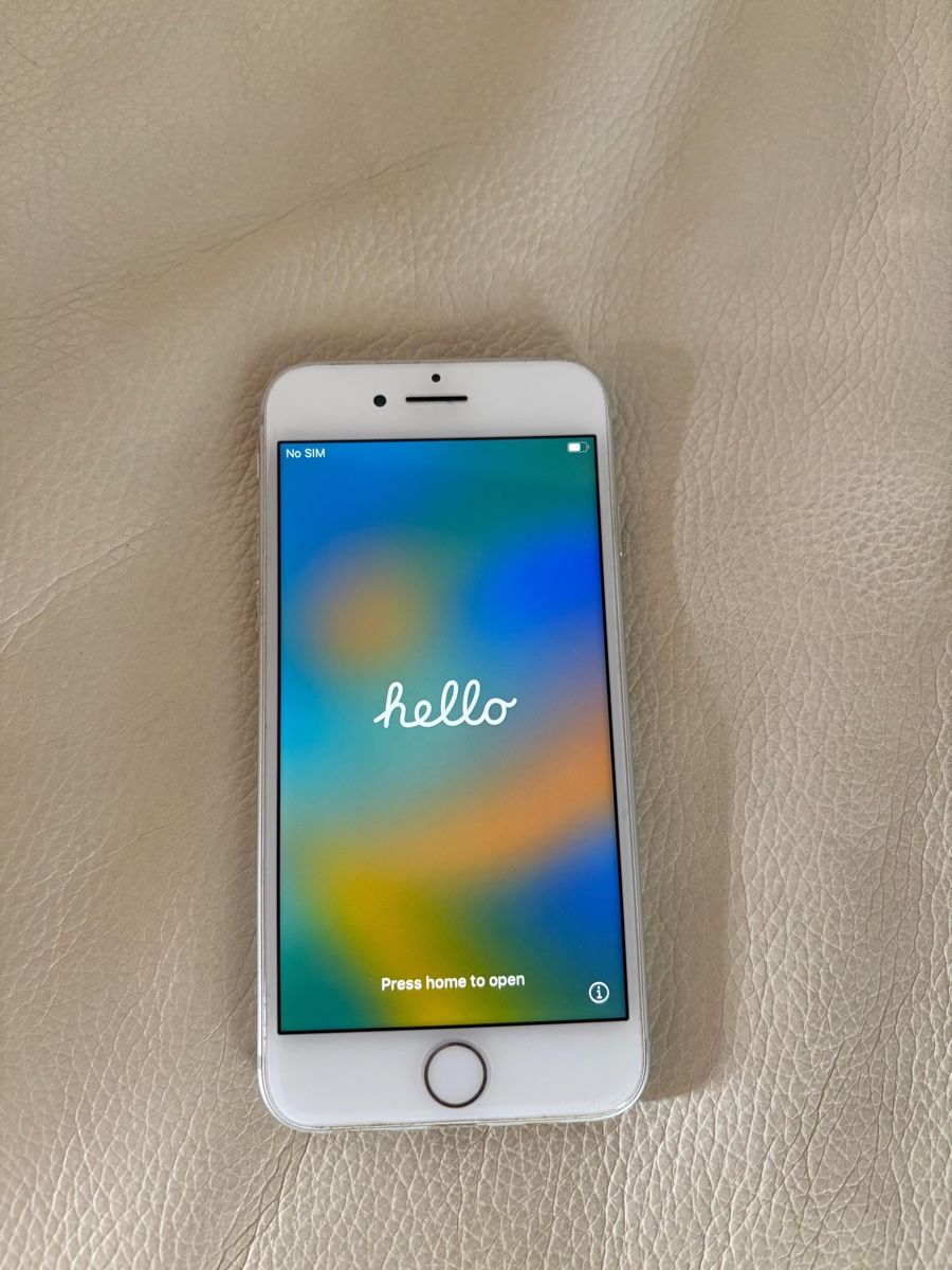 Apple Portables: iPhone 8 silber 64GB – D'occasion à Zuchwil par ali_r2h2