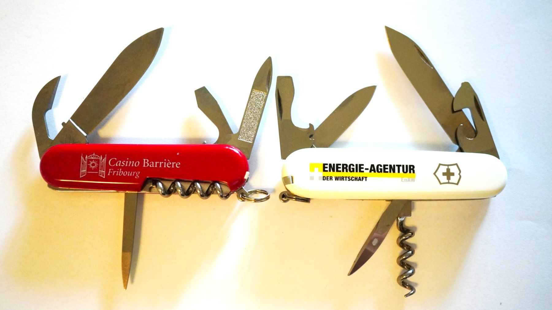 Victorinox Coltelli tascabile: 3 x Viktorinox 1 x Wenger Sackmesser – Usato da Worb venduto da worb01 3