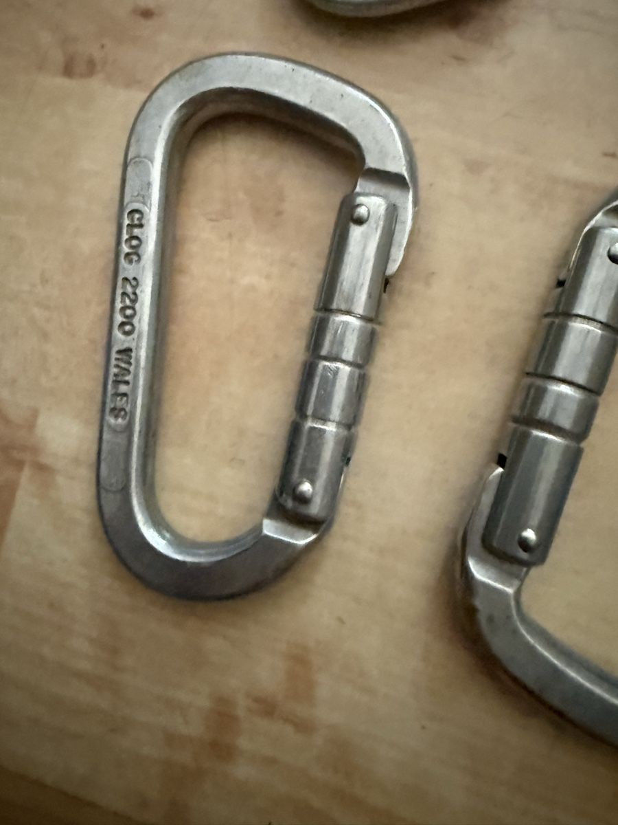 Attrezzatura da arrampicata: Climbing Carabiners Set Used Condition Various Brands – Usato da Zürich venduto da Vma_reuse 6