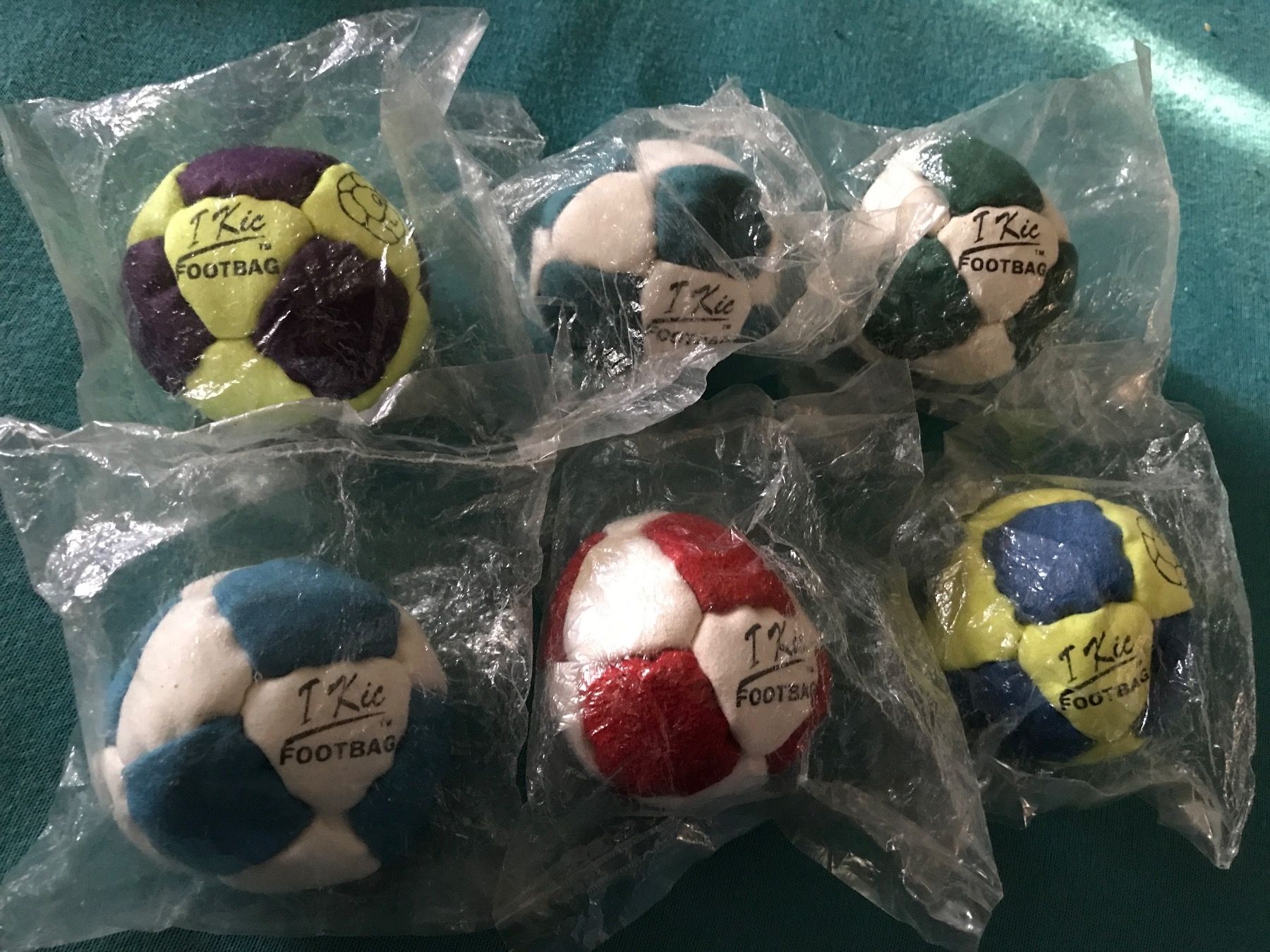 Palloni: I KIC FOOTBAGS - US-IMPORT – Nuovo e nell'imballaggio originale da Zürich venduto da AfrobeatExpress