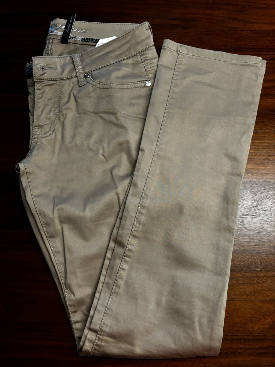 Guess Pantaloni: Guess – Nuovo (secondo la descrizione) da Pully venduto da Kalissa