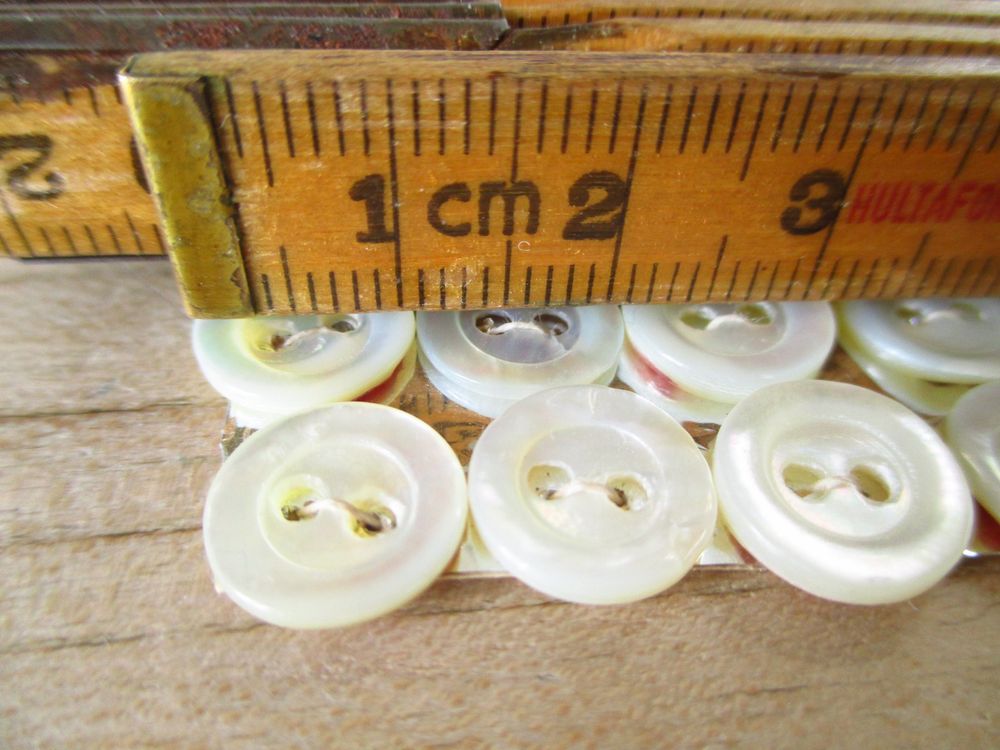 10 Perlmuttknöpfe 23 Mm, 4-Loch, Weiß – Für Hemden, Mäntel & DIY-Projekte