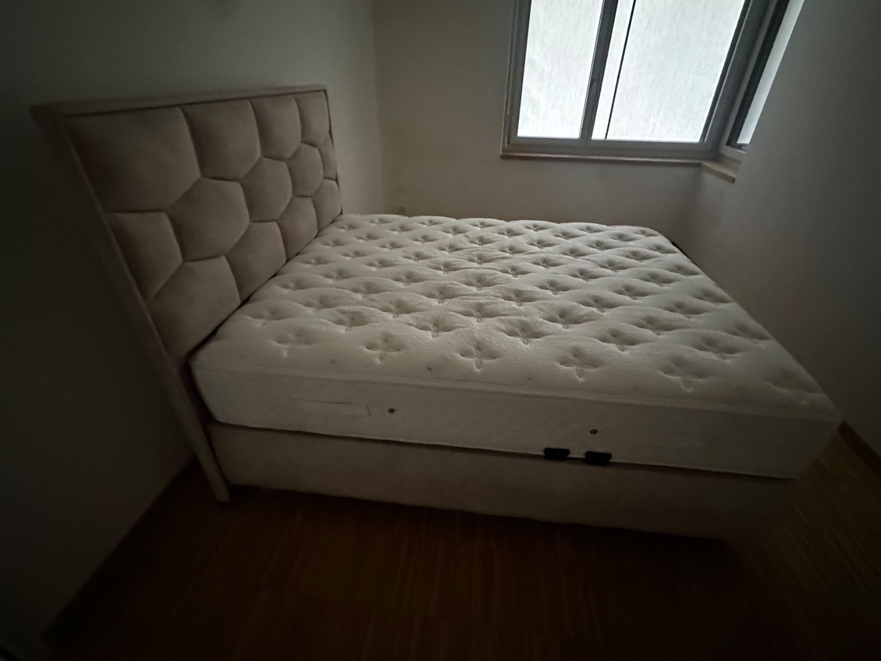 Letti: Boxspringbett beige mit gepolstertem Kopfteil gebraucht – Usato da Zürich venduto da kar_ytx2