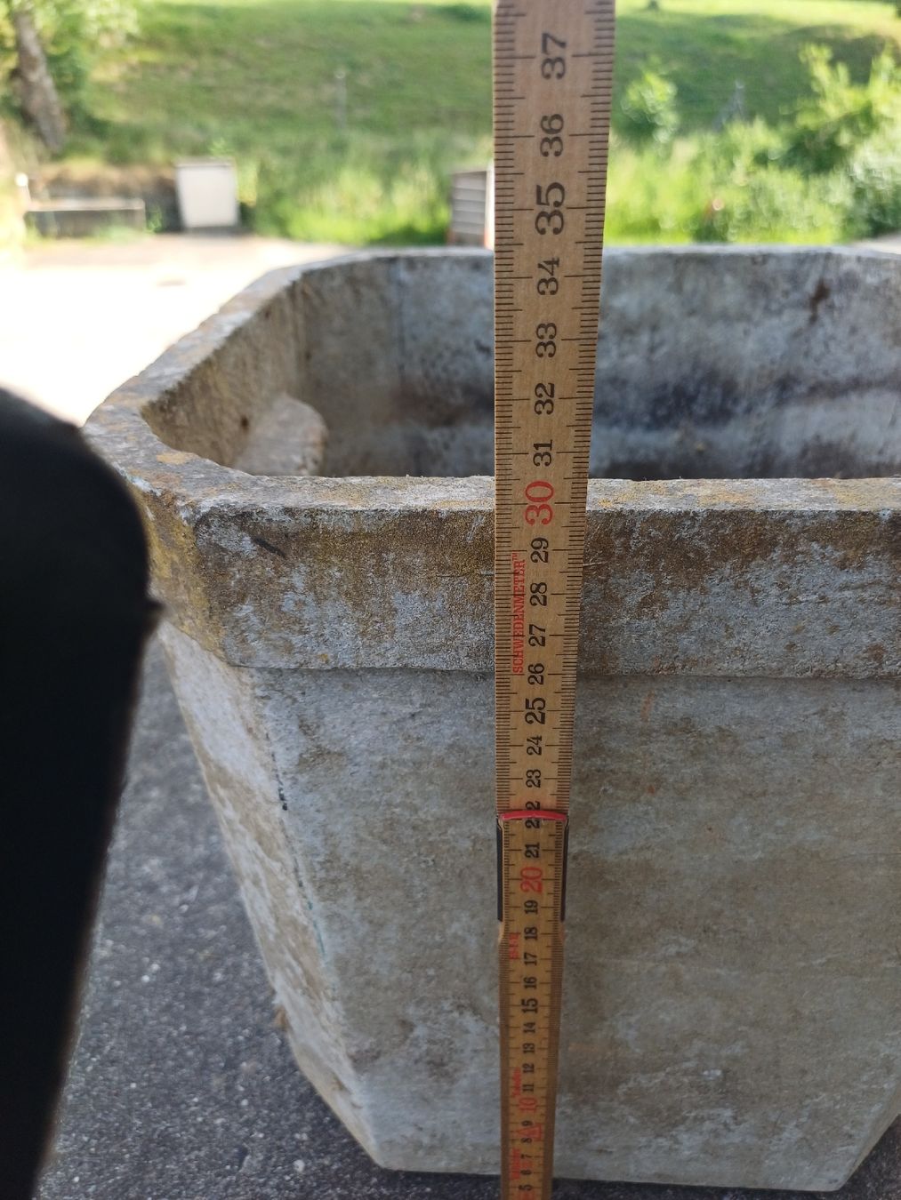 Eternit Vasi per fiori: Eternit Blumentopf – Difettoso da Wangenried venduto da Recycler94 7
