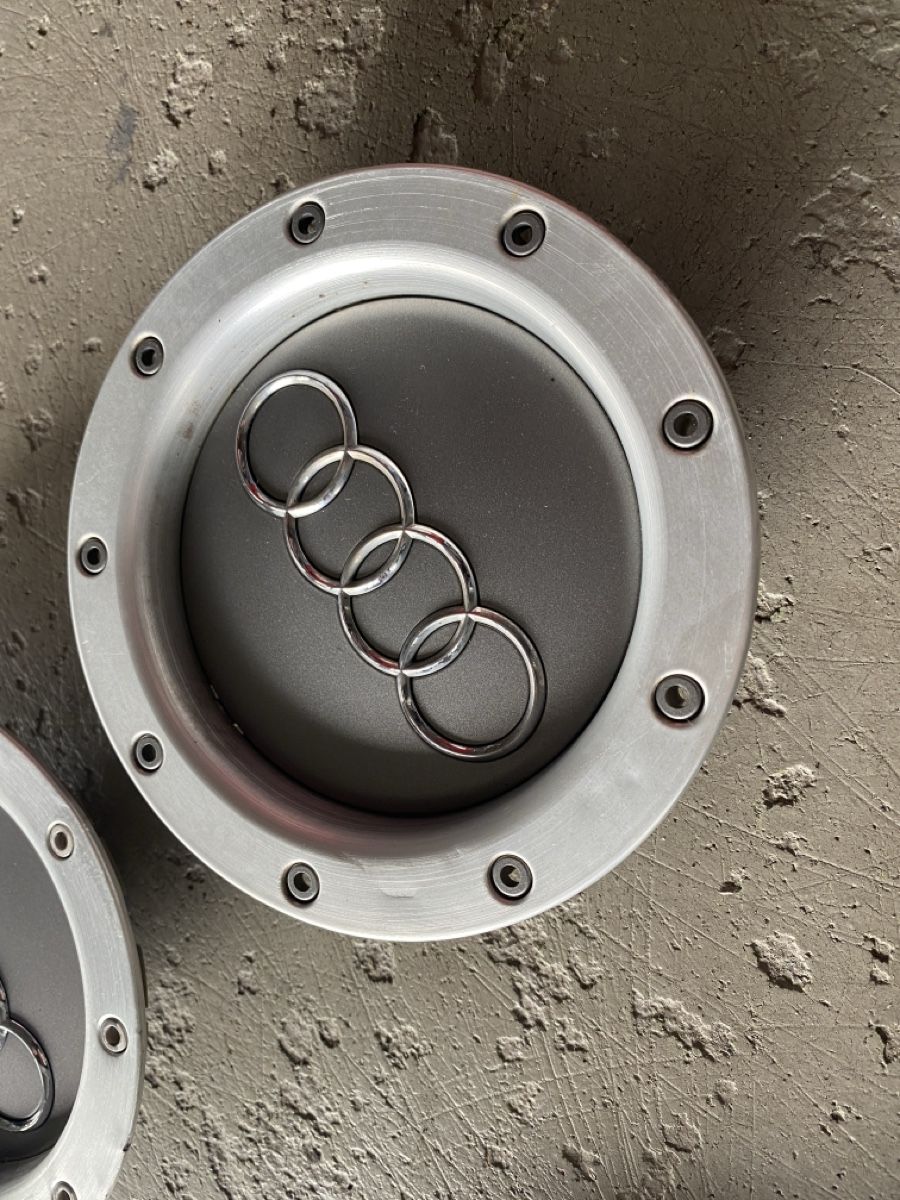 Audi Tutti pezzi di ricambio auto: Original Audi Nabendeckel Felgendeckel – Usato da Beinwil am See venduto da Mpmmechanik 1