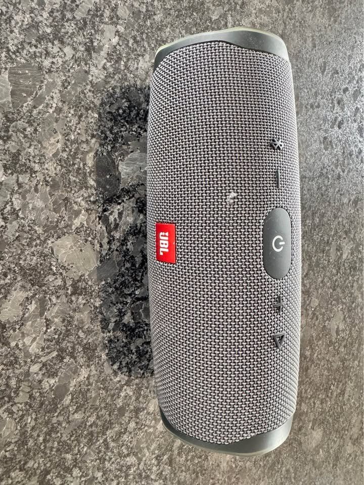 JBL Casse acustiche: JBL Charge Essential 2 Bluetooth Lautsprecher – Usato da Mellingen venduto da jirka_kulhavy