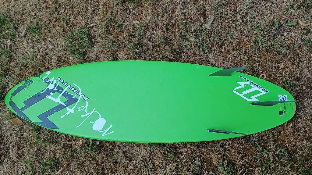 Kite: Surf KiteSurf NORTH Rocketfish 5'9 – D'occasion à Pfäffikon SZ par jsthi 2