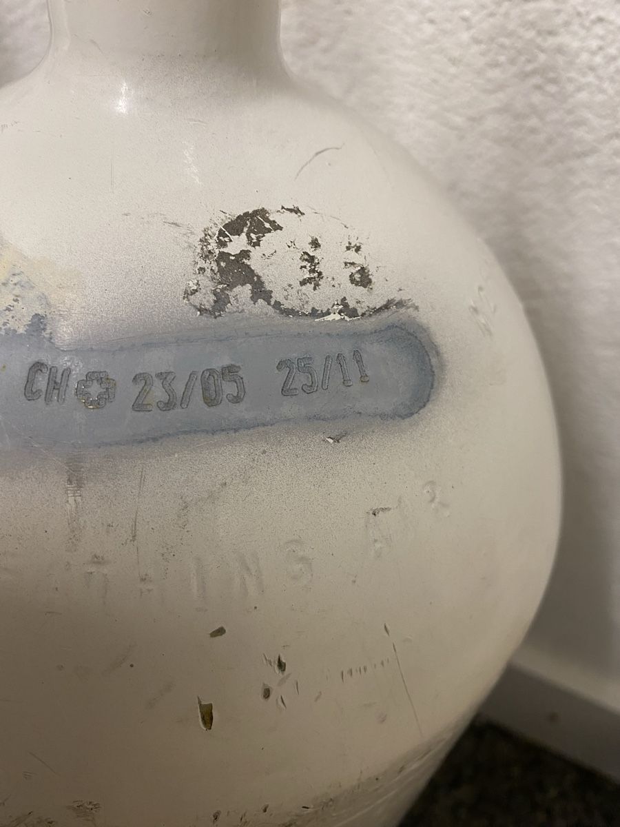Tauchflaschen: Tauchflasche 12lt. mit Doppelventil – Gebraucht aus Pfäffikon ZH von Deko-Stopp 1