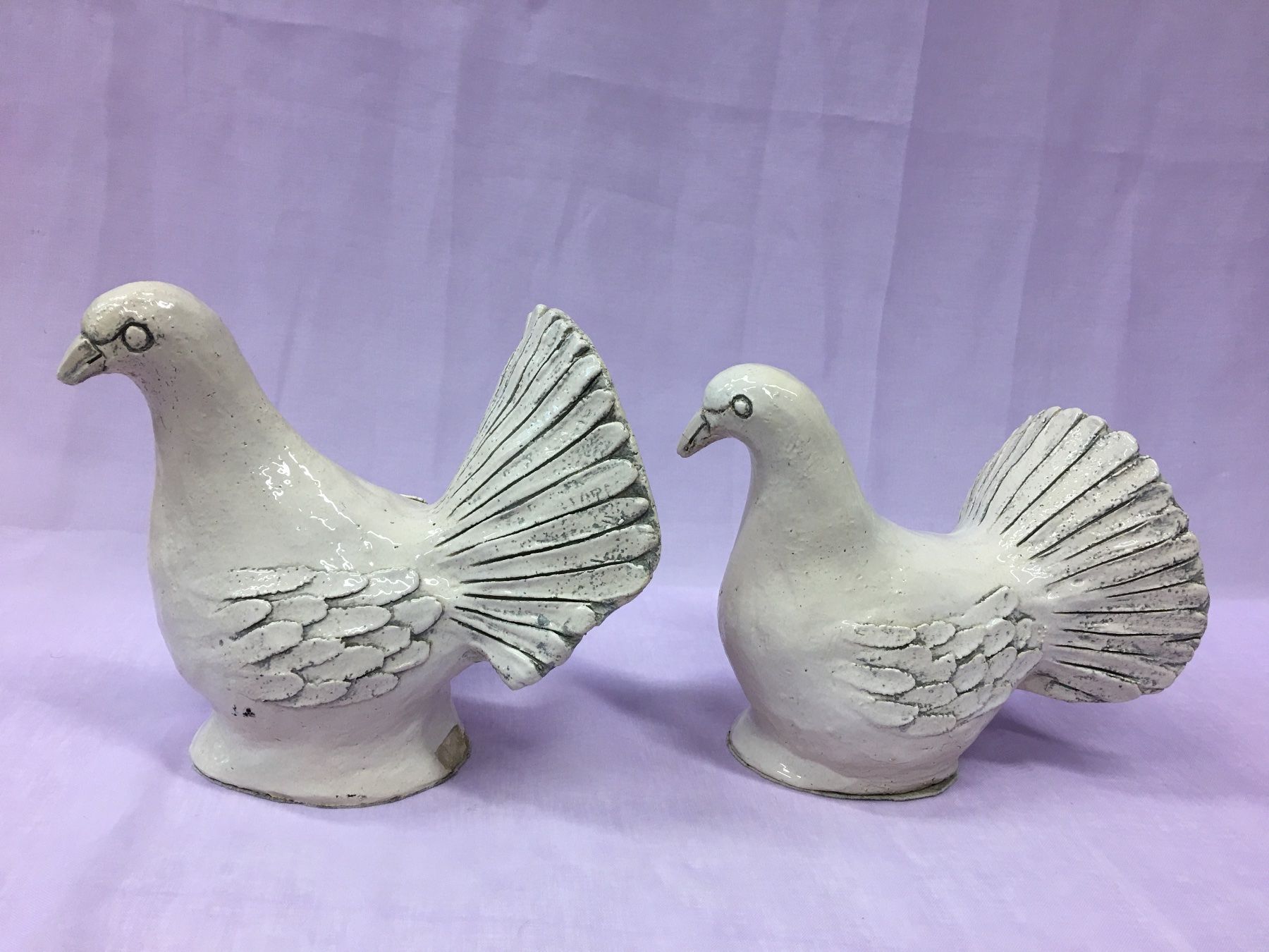 Figuren: 2 Deko Tauben, weiss, Keramik, Vintage – Gebraucht aus Olten von ELHANDEL 1